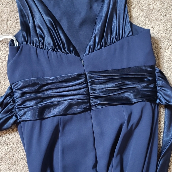 David's Bridal Womens Bridesmaid Formal Dress for Any Occasion - Picture 10 of 12